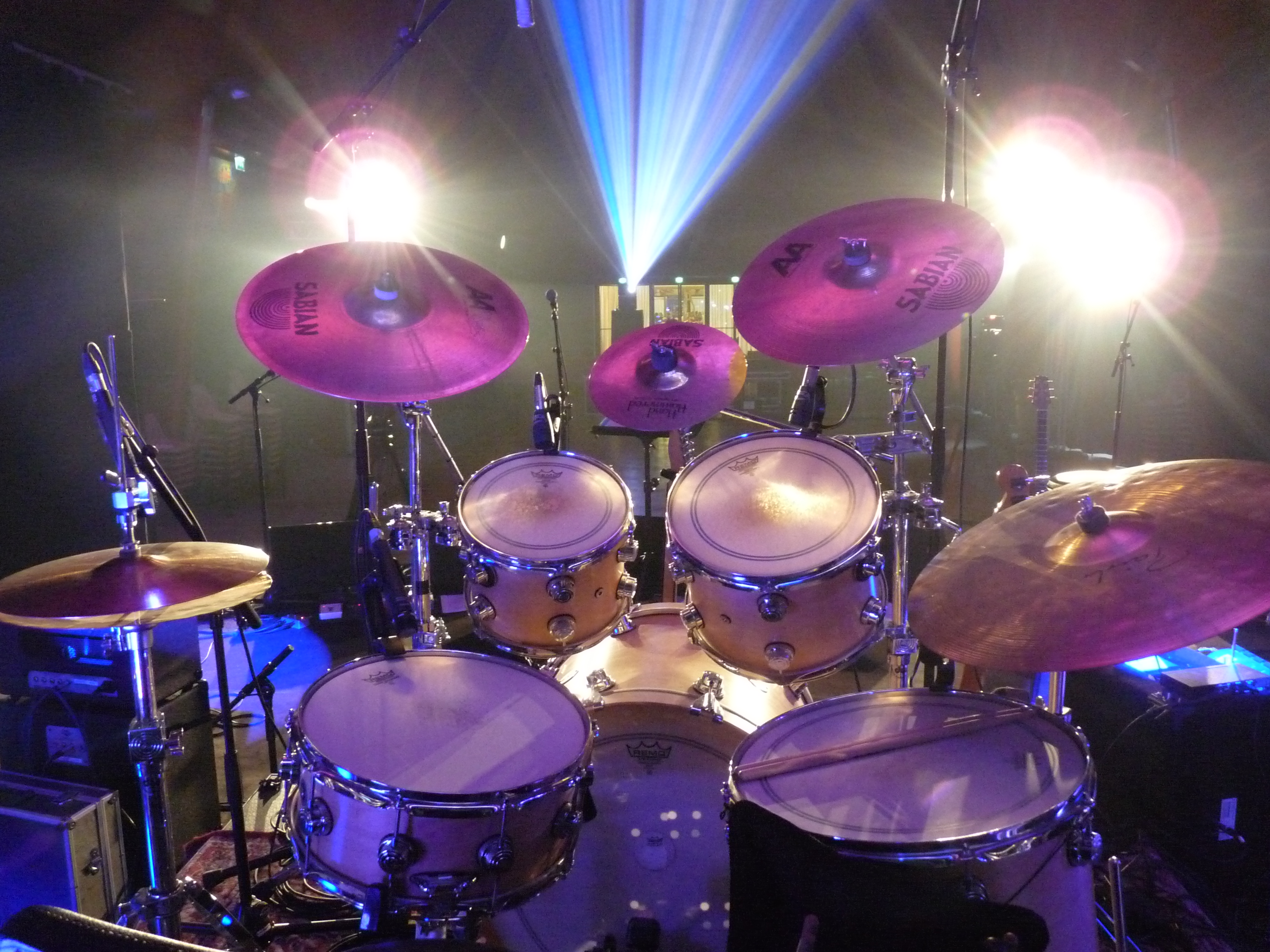 Drum Kit concert MATTOO Rouen la Halle aux toiles 2009.