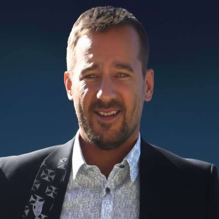 Portrait de l'artiste MATTOO - Musicien Chanteur Producteur.