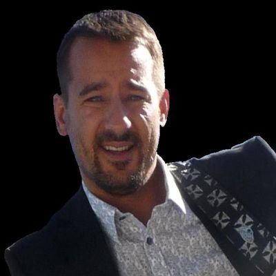 Portrait de l'artiste chanteur musicien MATTOO. 