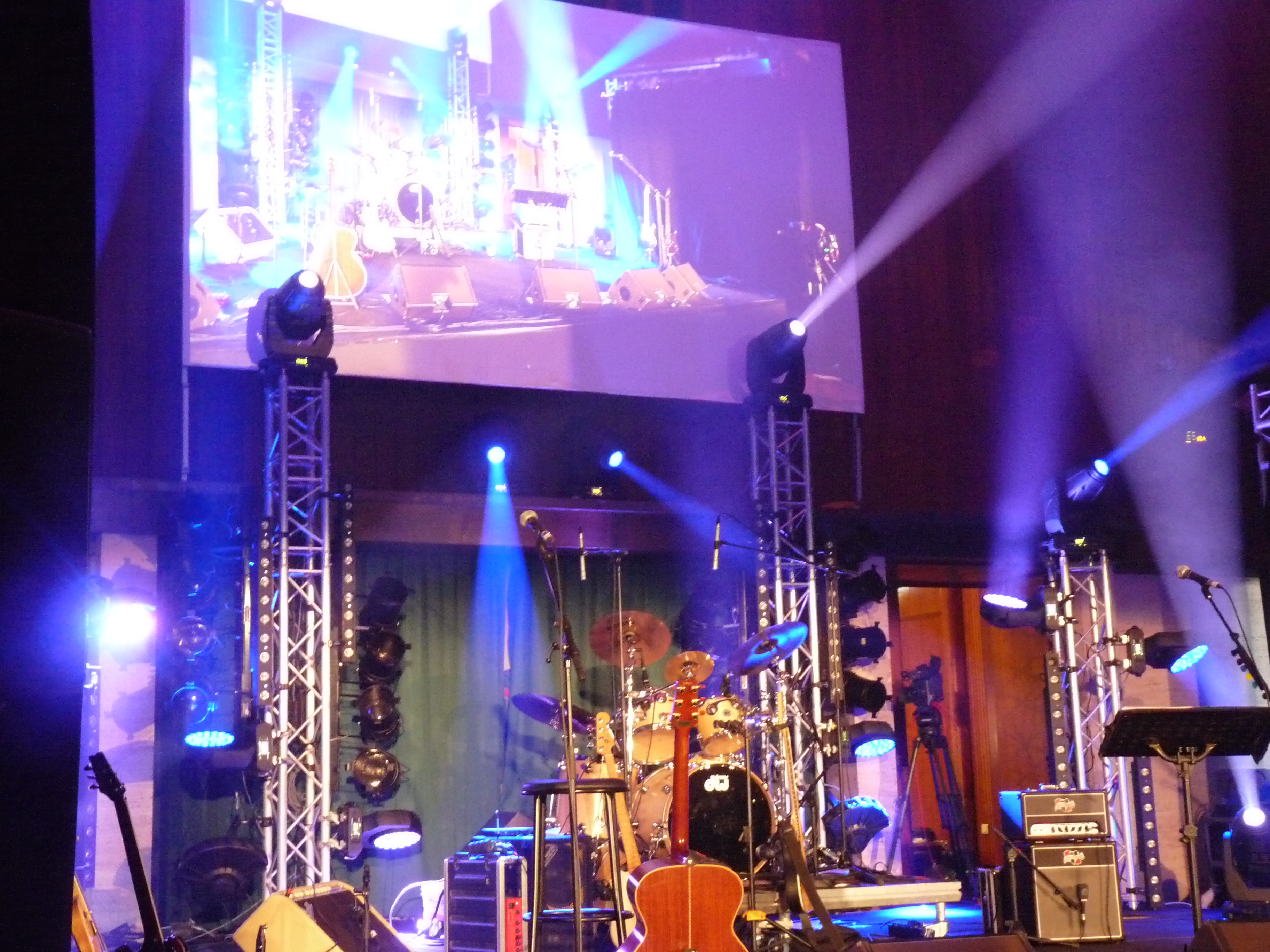 Photo scène avant concert de MATTOO à Rouen à La Halles aux toiles 2009.